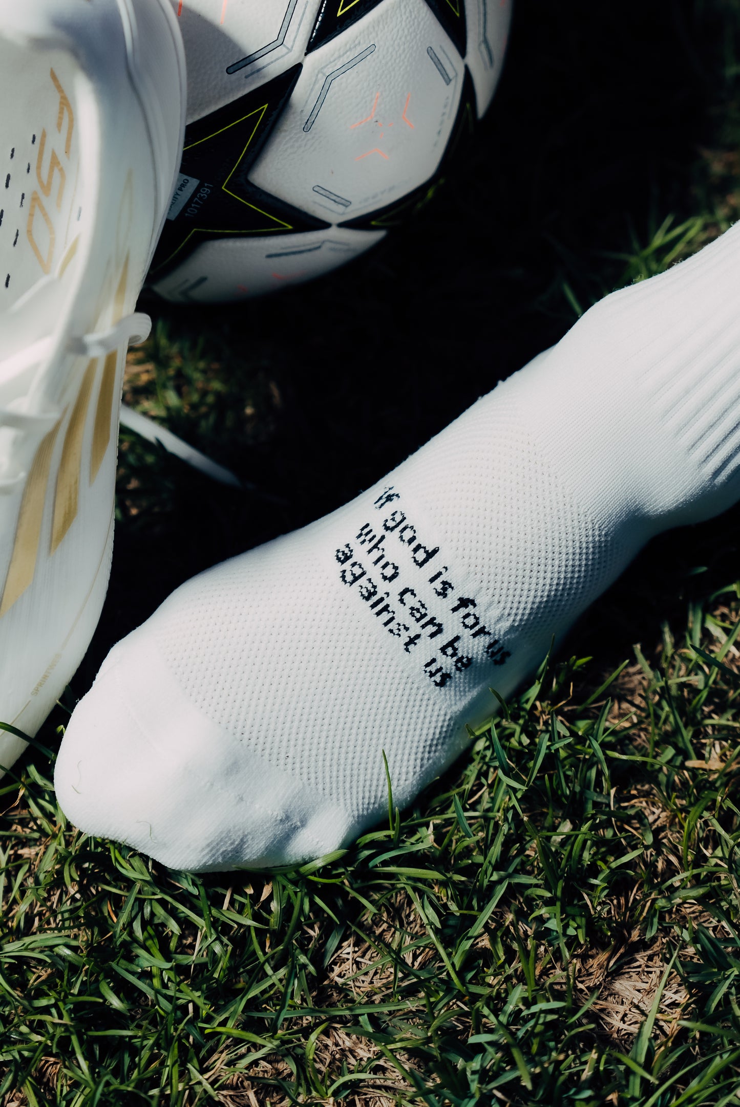 Romans 08:31 White Athletic Grip Socks