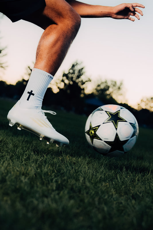 Romans 08:31 White Athletic Grip Socks